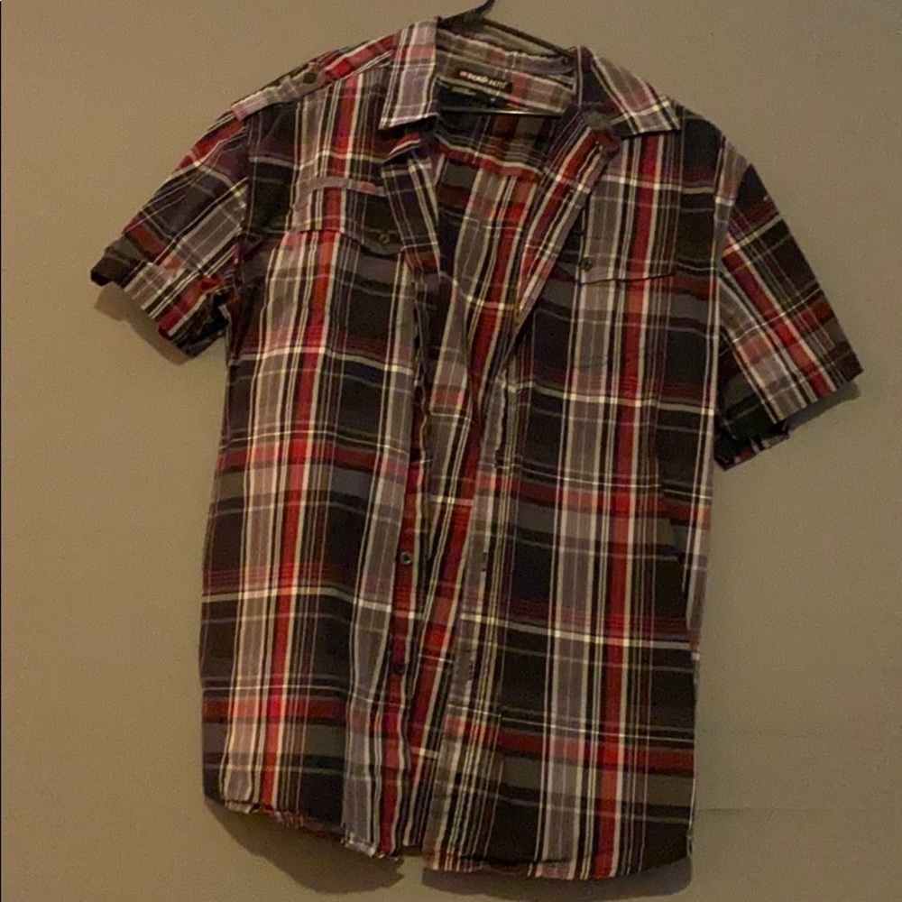 Short sleeve button up